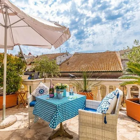 Elegant Furnished Superior In Old Corfu Town Appartement *